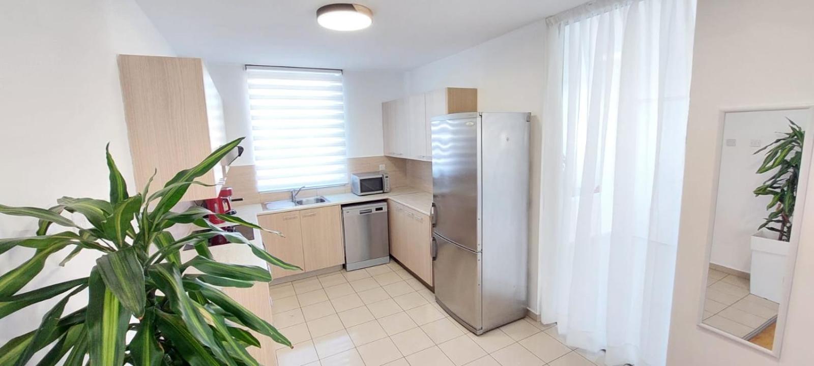 City Flats 2 Bedroom Apartment Larnaca Exteriör bild